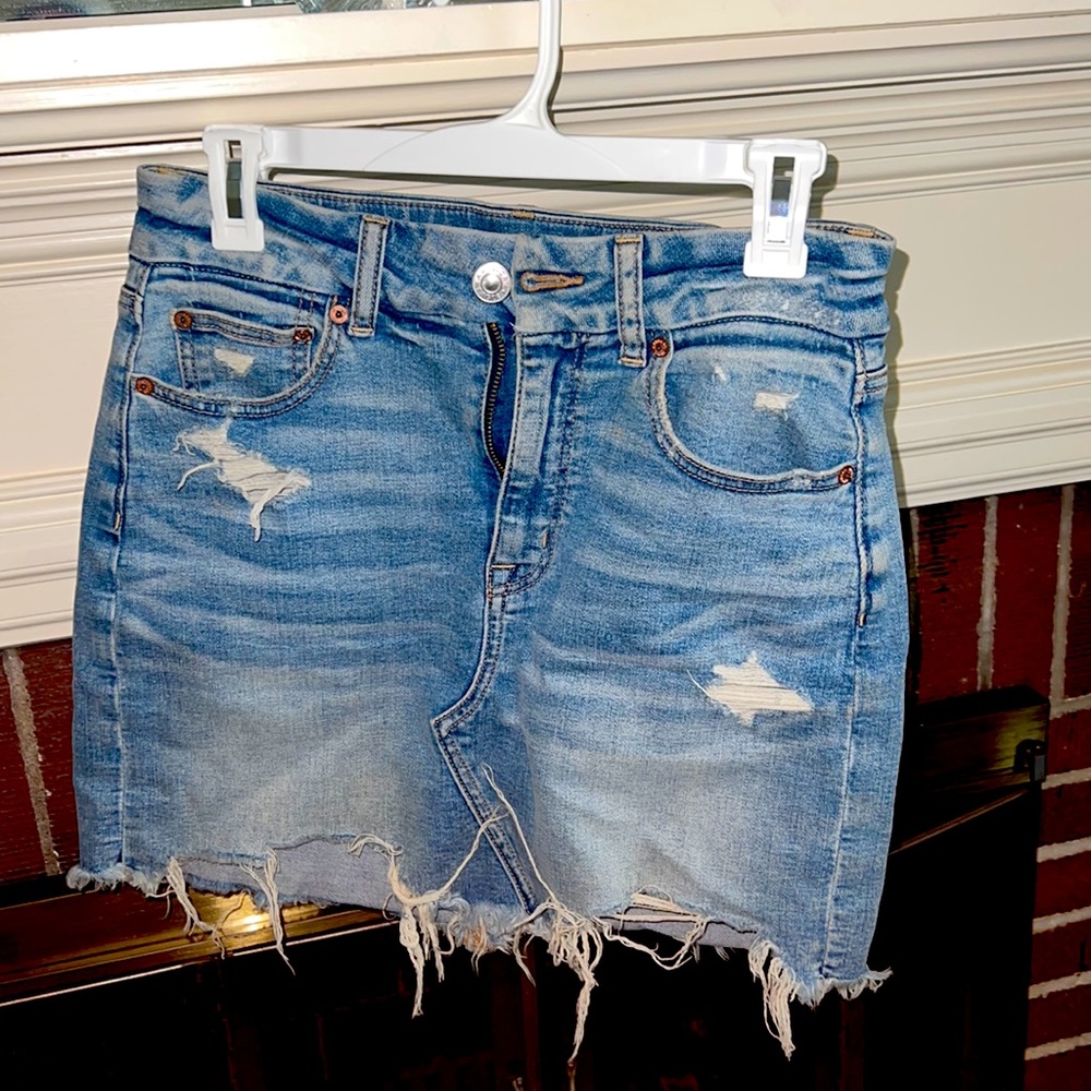American eagle ripped jean skirt